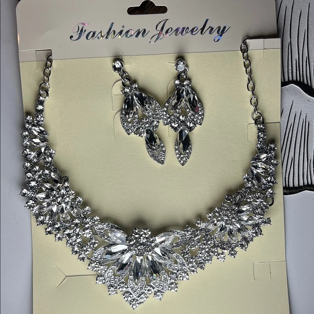 Elegant Silver Necklace and Earring Set
